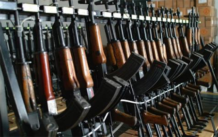 Descubren en Texas almacén de armas secreto de la CIA